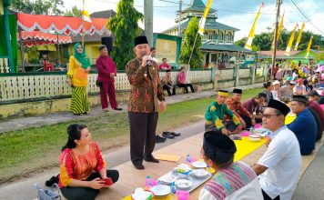 Saprahan Massal Keraton Ismahayana Landak, Pj Bupati Samuel : Ini Adalah Bentuk Melestarikan Adat dan Budaya