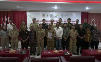 Masyarakat Dayak Simombong dan Belangin Serahkan Profil Hukum Adat