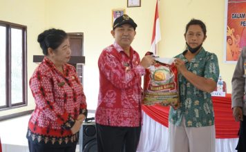 Pemkab Landak Kembali Salurkan Bansos Tahap VI di Meranti