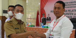 Tutup Diklat Kedes, Vinsensius : Jadilah Kepala Desa Profesional