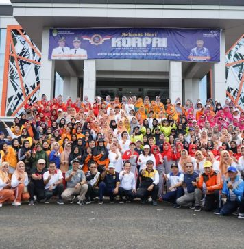 Sekda Apresiasi Kegiatan Senam Massal dan Cek Kesehatan Yang Diadakan DWP Ketapang