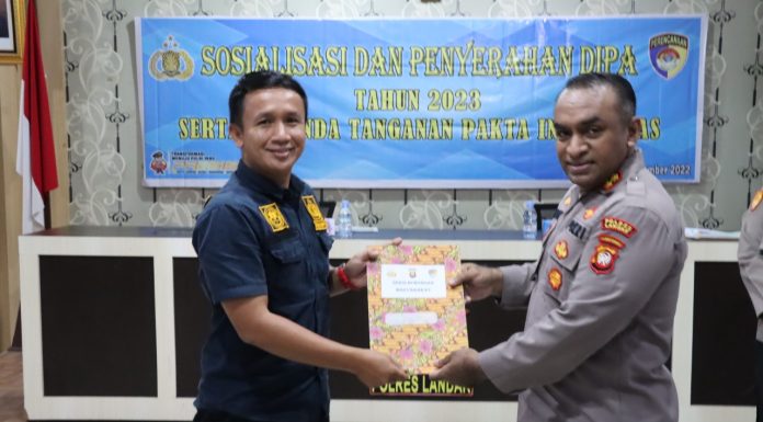 Polres Landak Gelar Sosialisasi dan Penyerahan DIPA Tahun 2023