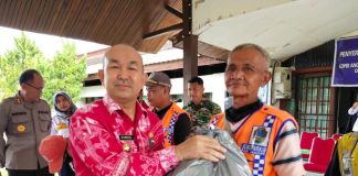 Sasar Juru Parkir, Angkutan Sungai, Pedesaan Hingga Ojek Pemkab Landak Salurkan Bantuan Sembako dan BBM