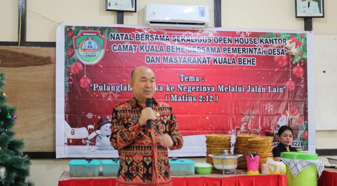 Hadiri Perayaan Natal Bersama Forkompincam Kuala Behe, Pj Bupati Landak Samuel Ajak Sinergisitas Bangun Daerah