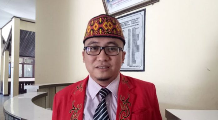Glorio Sanen Apresiasi Kinerja AKBP Stevy Frits Pattiasina Selama Menjabat Kapolres Landak