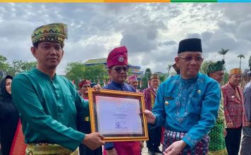 Pemkab Ketapang Terima Penghargaan di HUT Pemerintah Provinsi Kalbar ke 66
