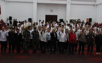 Anggota PPK Pemilu Serentak 2024 Resmi Dilantik, Pj Bupati Landak Samuel Ingatkan Sikap Netral
