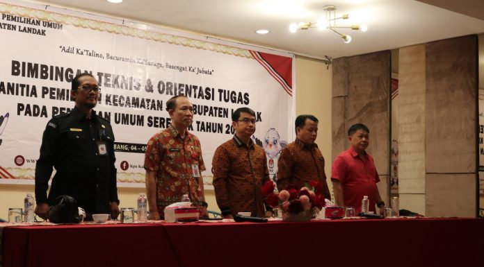 Buka Bimtek PPK, Kaban Kesbangpol Landak : PPK Ujung Tombak Pemilu di Kecamatan
