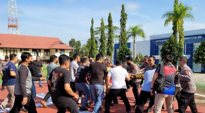 Personel Kompi 3 Siaga Polres Landak Gelar Latihan Dalmas Pengendalian Massa