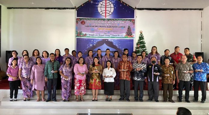 Hadiri Natal Bersama, dan HUT JDW ke- 21 Asisten Sekda Landak Minta Ormas Jalin Komunikasi Baik Dengan Pemda