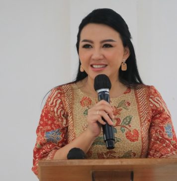 Karolin Beri Apresiasi Pemkab Landak Raih 4 Penghargaan