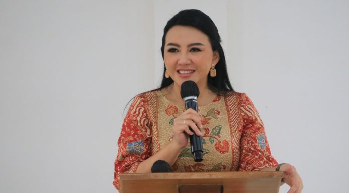 Karolin Beri Apresiasi Pemkab Landak Raih 4 Penghargaan