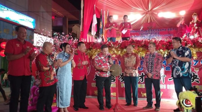 Buka Imlek Bersama, Sekda Vinsensius Minta Masyarakat Landak Tetap Rukun dan Bersatu