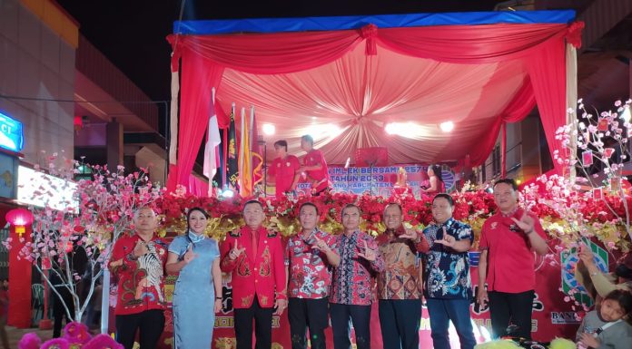 Puncak Perayaan Imlek di Ngabang Berlangsung Meriah