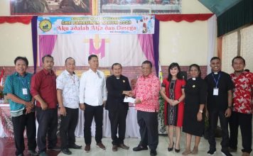 Heri Saman Buka Sidang IV Majelis Resort GKE Pahuman Tahun 2023