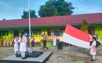 Sambangi SDN 2 Ngabang, Polisi Ajak Pelajar Berantas Peredaran Narkoba Dilingkungan Sekolah