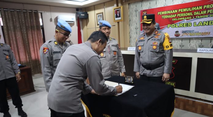 Polres Landak Gelar Pembinaan Etik Profesi Polri