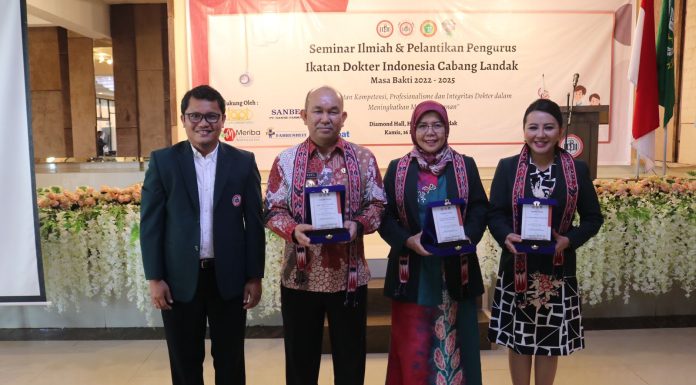 Pj. Bupati Samuel Minta IDI Landak Bekerja Sepenuh Hati