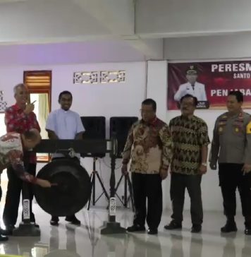 Resmikan Aula Paroki ST. Agustinus dan Matias Darit, Pj Bupati Landak Harapkan Dapat Digunakan Untuk Pembinaan Umat