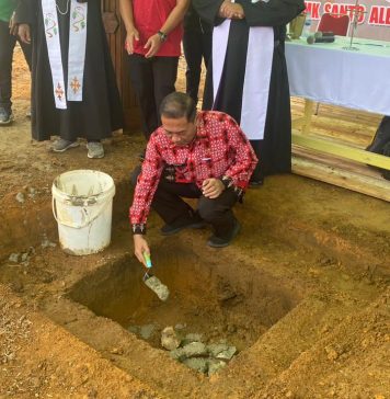 Sekda Landak Vinsensius Nilai Guru Adalah SDM Penting Dalam Lembaga Pendidikan