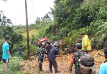 Sigap Danramil 01/Bengkayang Turunkan Anggota Bantu Tangani Lonsor Tutupi Akses Jalan Bengkayang- Singkawang