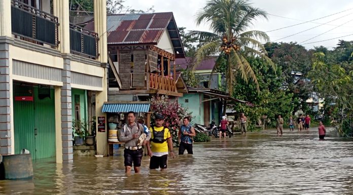 Banjir Kembali Rendam Wilayah Kecamatan Menyuke, Ruas Jalan Menuju Bengkayang Terputus