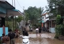 Banjir Rendam Sejumlah Permukiman Warga di Kecamatan Ngabang dan Jelimpo