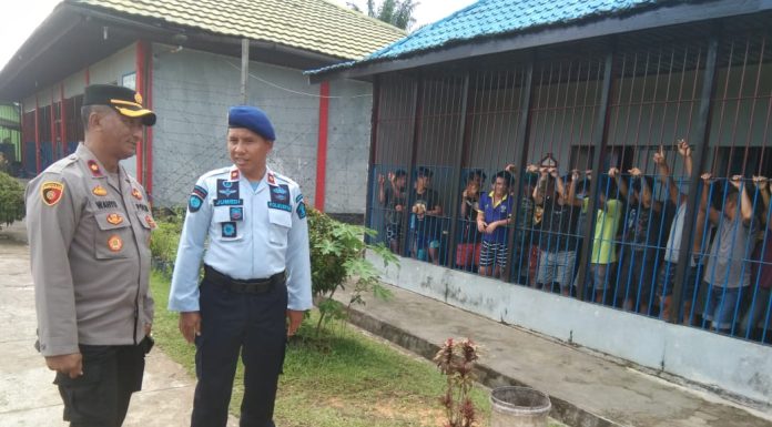 Tim Gabungan Gelar Razia di Rutan Kelas IIB Landak