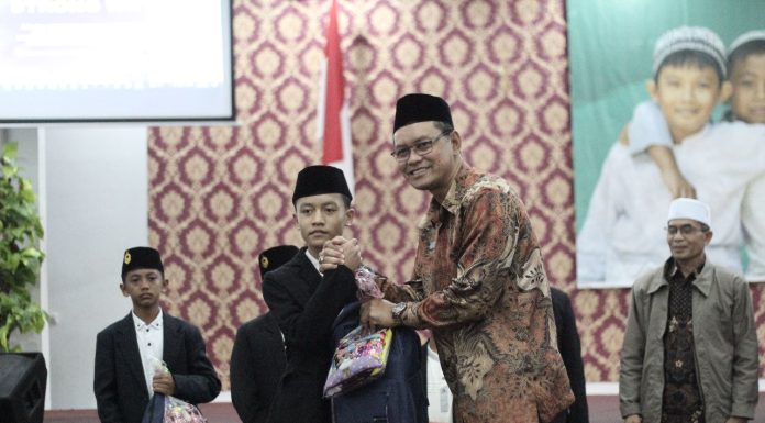 Nyenangkan Anak Umang, Wujud Kepedulian Pemkab Landak Bantu Warga Kurang Mampu