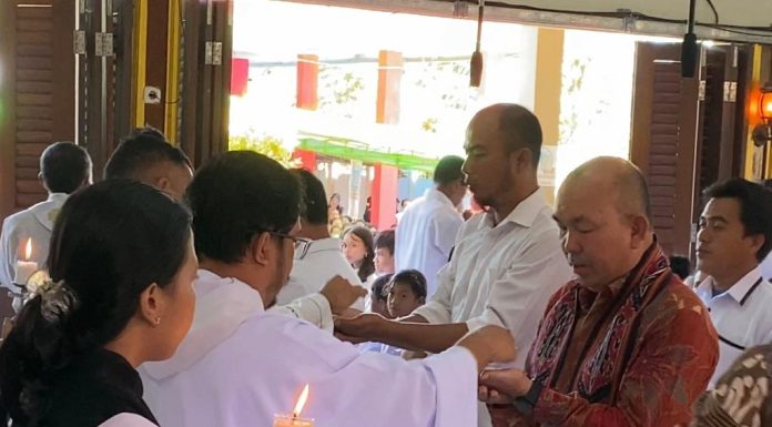 Samuel Hadiri Karnaval Rangkaian HUT ke-6 Pelindung Paroki Santo Yusuf Karangan