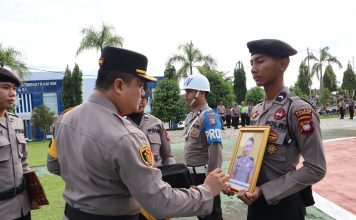 Langgar Kode Etik Satu Anggota Polres Landak di Berhentikan Dengan Tidak Hormat
