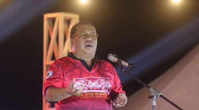 Heri Saman Hadiri Pembukaan Festival Naik Dango ke-XXXVIII di Kabupaten Landak