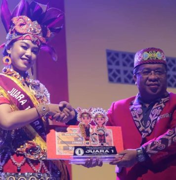 Heri Saman Apresiasi Generasi Dayak Tidak Lupakan Adat Istiadat