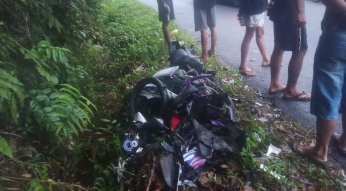 Hendak Menyelip Kendaraan Didepan, Sepeda Motor dan Mobil Bak Terlibat Kecelakaan