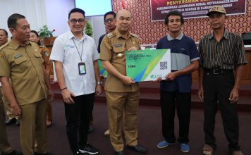 540 Pekerja Rentan di Landak Terima Bantuan Perlindungan Jaminan Sosial Ketenagakerjaan