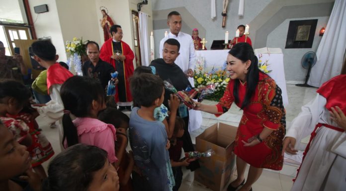 Karolin Ajak Umat Kompak Mengembangkan Gereja