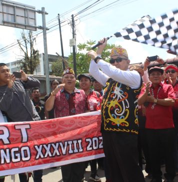 Pawai Budaya Meriahkan Rangkaian Naik Dango ke-38 di Kabupaten Landak