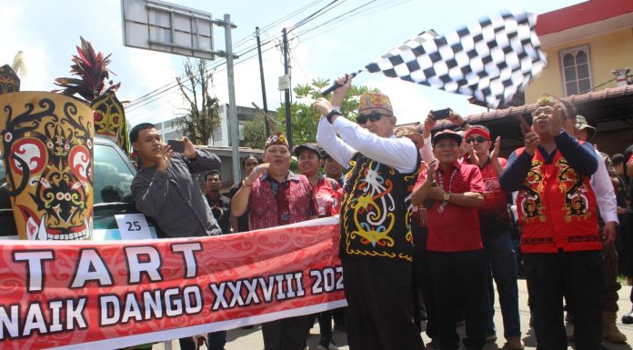 Pawai Budaya Meriahkan Rangkaian Naik Dango ke-38 di Kabupaten Landak