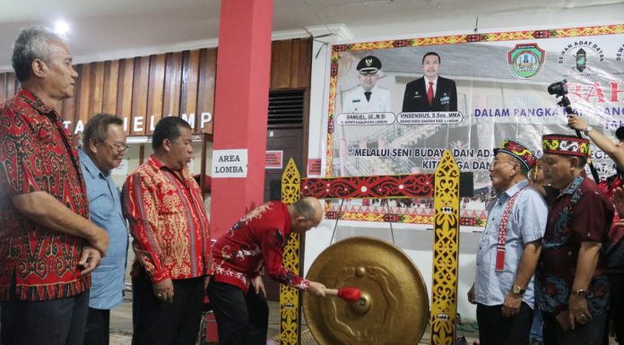 Buka Kegiatan Bahaump Naik Dango Ke -38, Samuel Ajak Lestarikan Adat Budaya