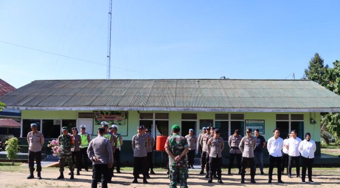 Apel Gabungan Personil Polres Landak dan Koramil Ngabang Tingkatkan Sinergisitas TNI Polri