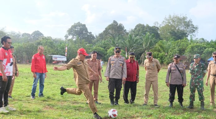 Sekda Landak Buka Turnamen Sepak Bola Padagi Cup 2023