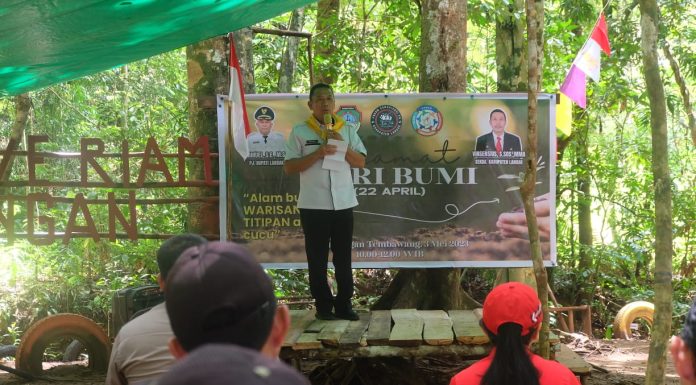 Sekda Landak Buka Peringatan Hari Bumi di Riam Angan Tembawang