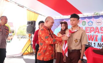 Samuel Hadiri Pelepasan Kelulusan 406 Siswa SMK 1 Ngabang
