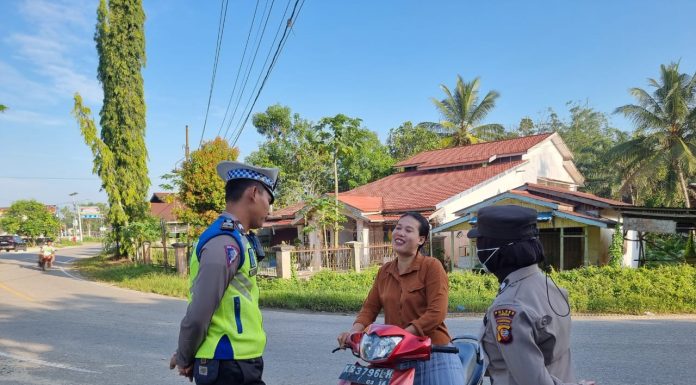 Tilang Manual Kembali Diberlakukan, Polres Landak Gelar Sosialisasi Kepengguna Jalan