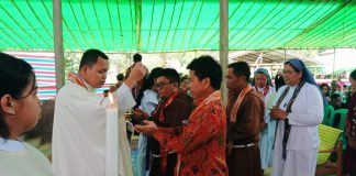 Misa Perdana Imam Baru Stasi Santo Petrus Kerongan Paroki Santo Agustinus dan Matias Darit