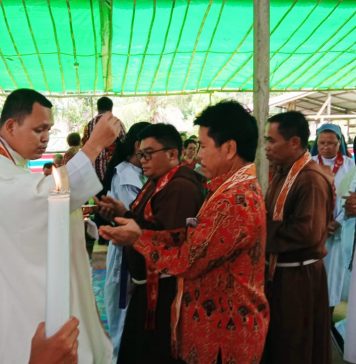 Misa Perdana Imam Baru Stasi Santo Petrus Kerongan Paroki Santo Agustinus dan Matias Darit