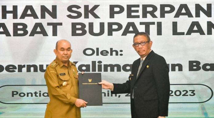 Jabatan Penjabat Bupati Landak Diperpanjang, Samuel Terima SK Dari Gubenur Kalbar