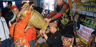 Sekda Ketapang Harapkan Adat Kolatn Kabarutn Sayak Rampang Padi Terus Dilestarikan