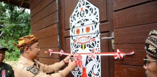 Sekda Ketapang Resmikan Rumah Adat Dayak Senopati Rampai Bakah Sengkrinang