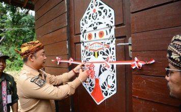 Sekda Ketapang Resmikan Rumah Adat Dayak Senopati Rampai Bakah Sengkrinang
